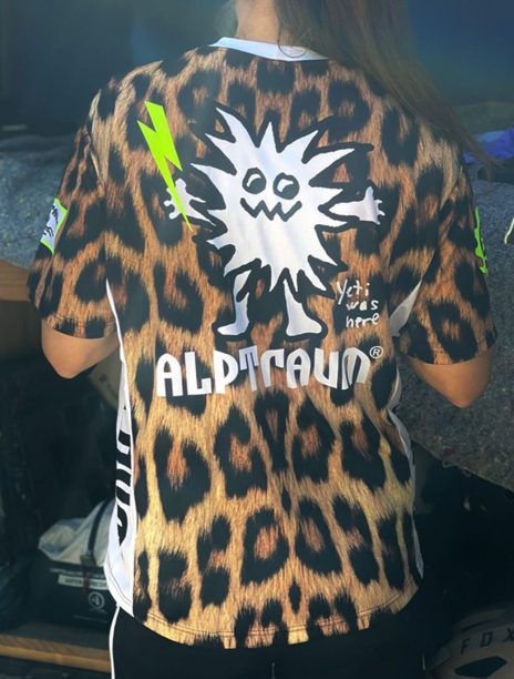 mtb-trikot-Yeti-leo37a