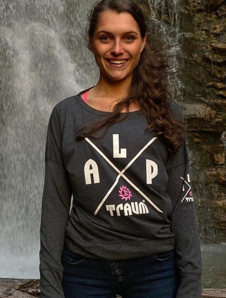 woman-fledi-Adventure-blackmille2